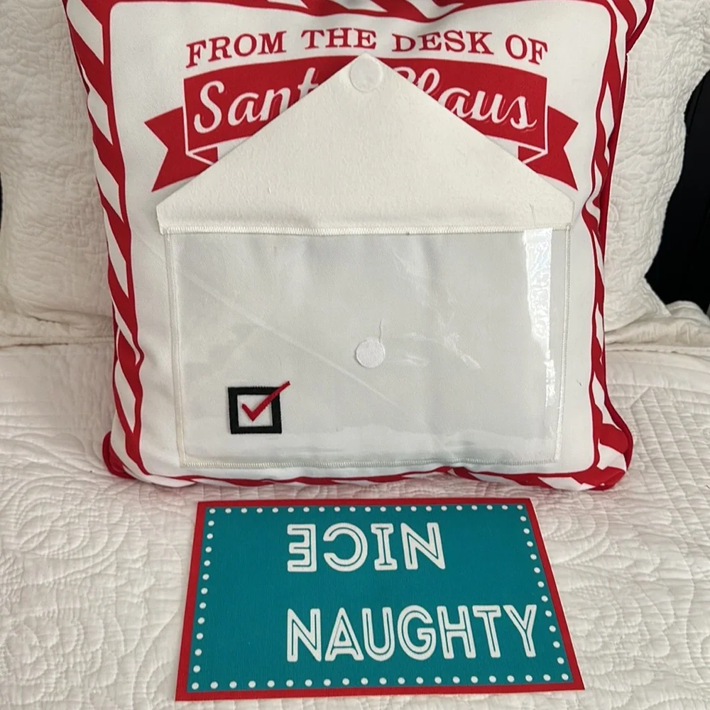 🎅🏼 🎄 SETOF 2 Christmas Naughty or Nice Pillows